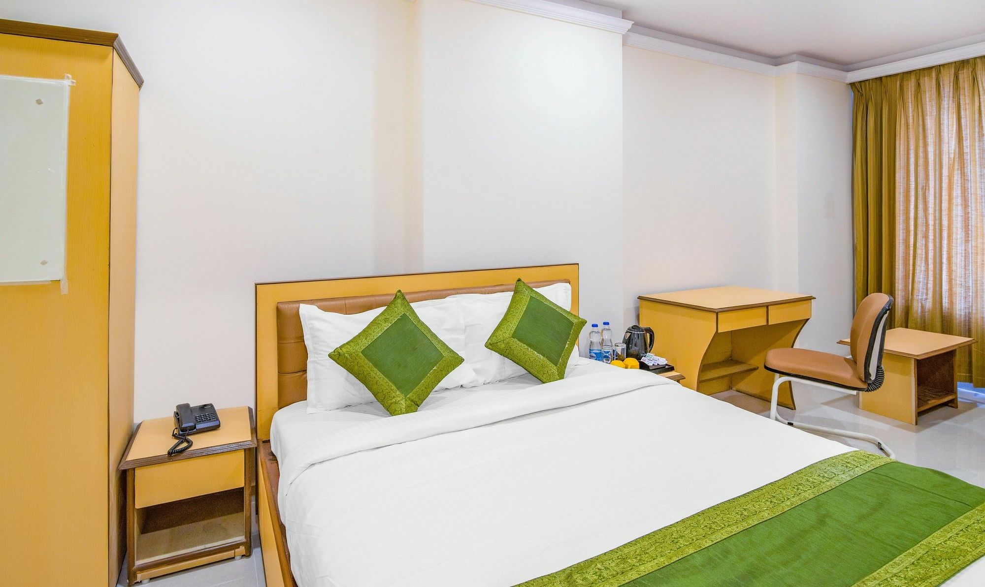 Treebo Orbit Inn Mumbai  Buitenkant foto